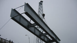 Pasarelă peste râul Bistrița