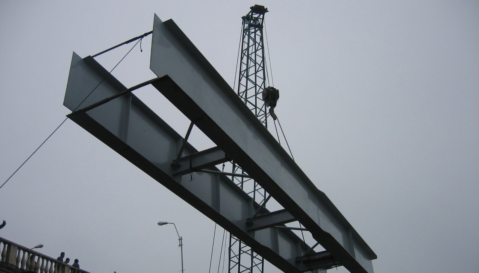 Pasarelă peste râul Bistrița