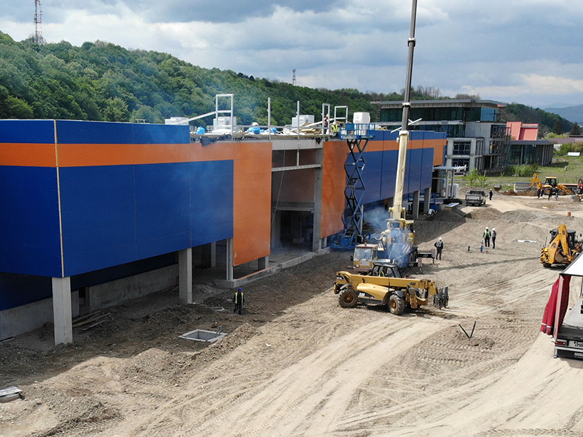 Magazin materiale de construcții Dedeman Onești